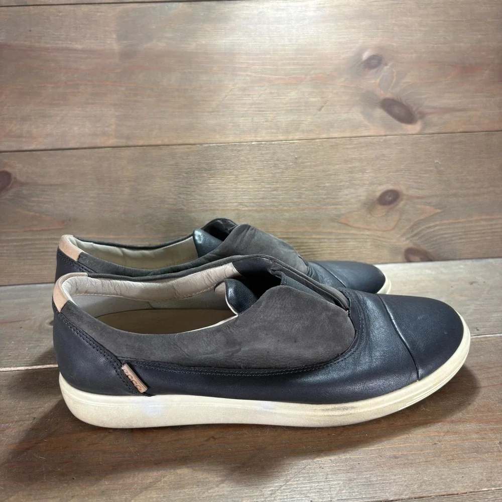 ECCO Soft 7 Womens size 7 shoes blue Leather Suede Slip On Comfort sneakers